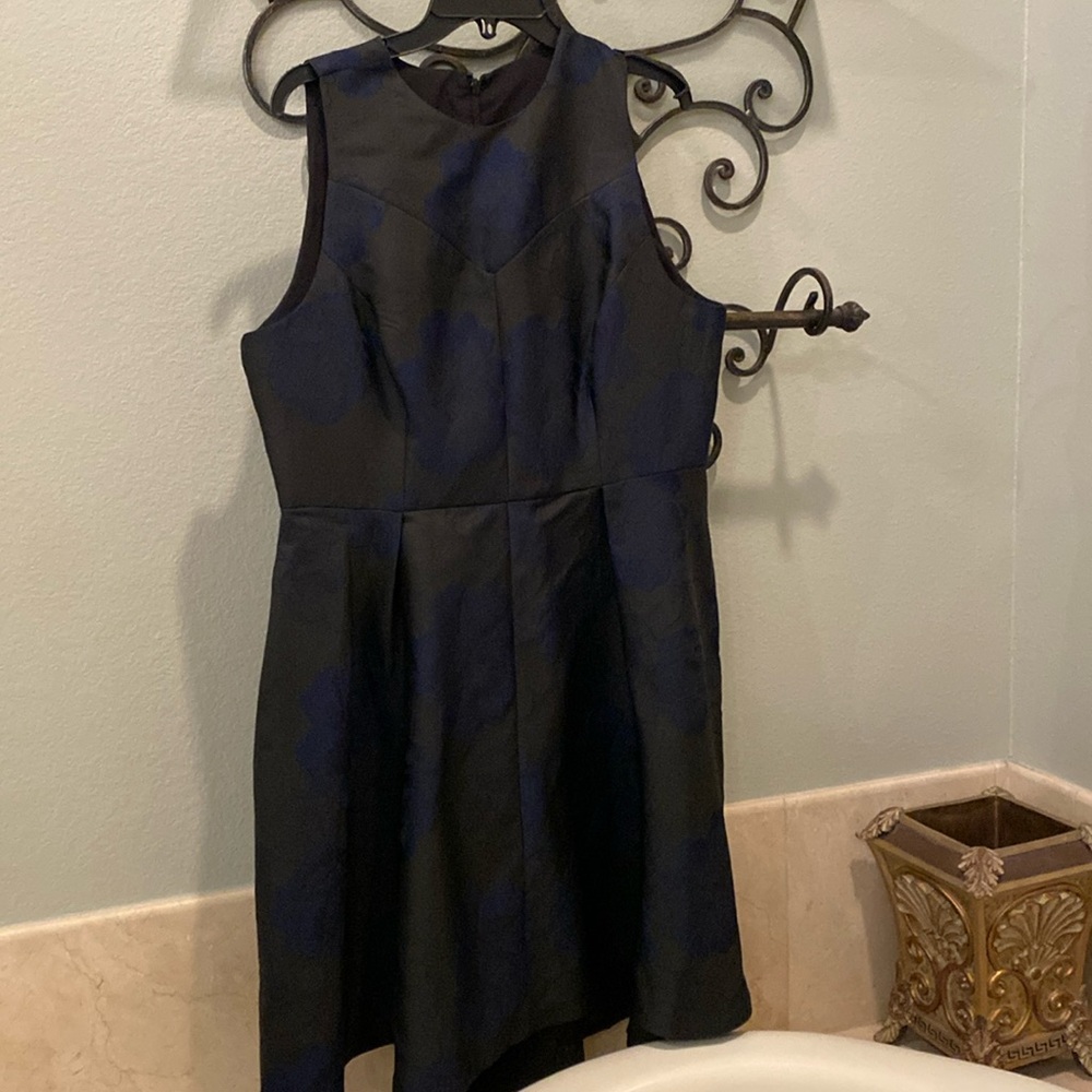 Sleeveless dress